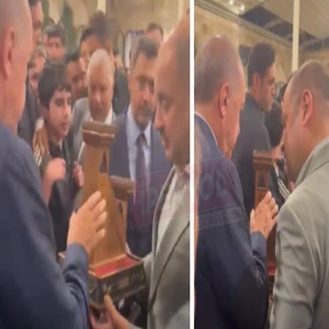 Samimi bir an daha: Başkan Gülpınar'dan Cumhurbaşkanı'na hediye...