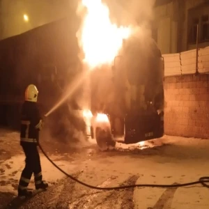 Şanlıurfa'da garajda korkutan yangın! Birden alev aldı...