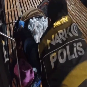 Şanlıurfa’da otobüsün bagajından bakın ne çıktı! Tam 15 bin adet…