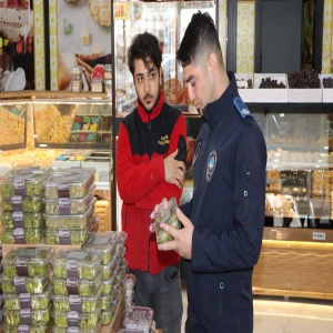 Karaköprü'de bayram öncesi denetim! Kurallara uyana teşekkür, ihlale sıfır tolerans...