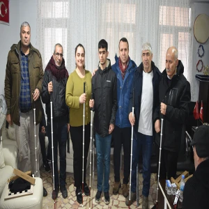 Engelleri 'bastonla' aştılar! Şanlıurfa'da yürekleri ısıtan manzara