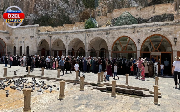 Balıklıgöl sınav öncesi öğrencilerin akınına uğradı: Dillerde aynı dua...