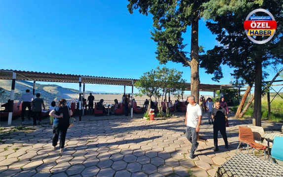 Baraj kapakları açıldı, Şanlıurfalılar seyir tepesine akın etti
