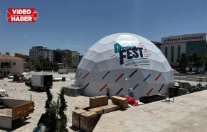 Şanlıurfa’da festival için geri sayım başladı! Rabia Meydanı’nda dev çadır kuruluyor
