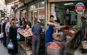 Şanlıurfa'da kasapların önü ana baba günü! Kuyruklar oluşmaya başladı
