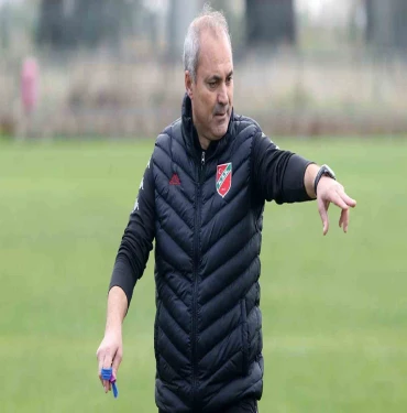 Elazığspor deneyimli teknik direktör ile anlaştı! Geçen sezon Şanlıurfaspor’u çalıştırmıştı