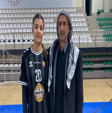 Babası maçı tribünden izledi: Şanlıurfalı Zehra Mardin’de 5 gol atıp yıldızlaştı
