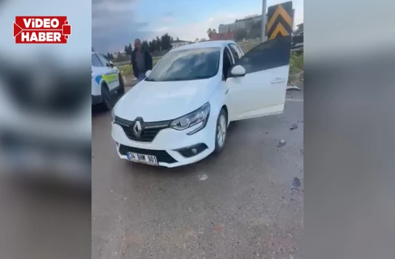 Otomobiller çarpıştı...