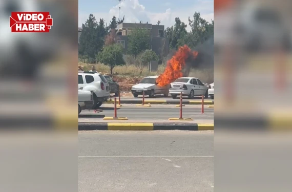 Park halindeki araç alev aldı