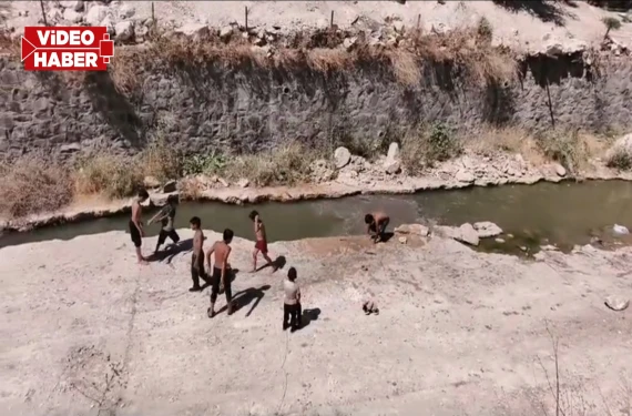 Dere yatağında yüzdüler