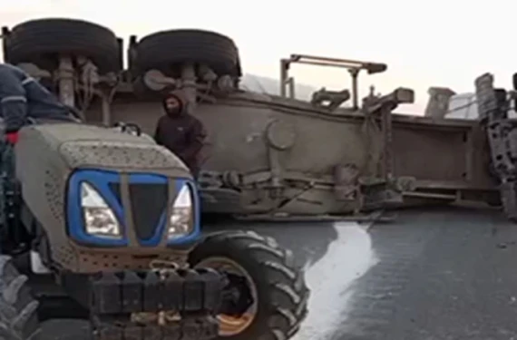 Yol ulaşıma kapandı