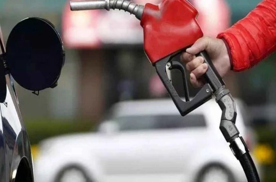 Benzine zam yolda