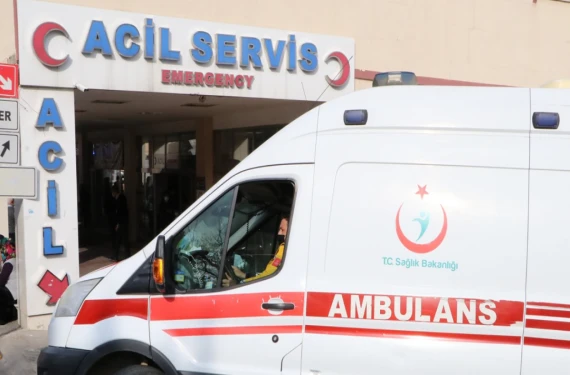 2 kişi hastanelik oldu...