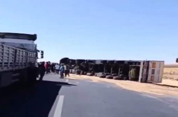 Yol ulaşıma kapandı