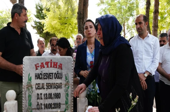 Hayatını kaybedenler mezarı başında anıldı: