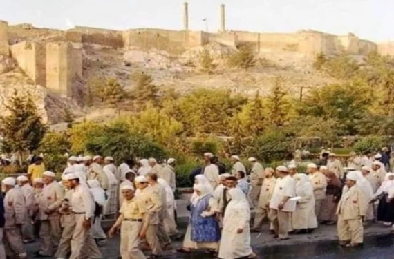 Yüzbinler akın ederdi