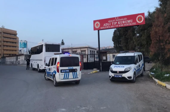 Kaza kurşunuyla eşini öldürdü