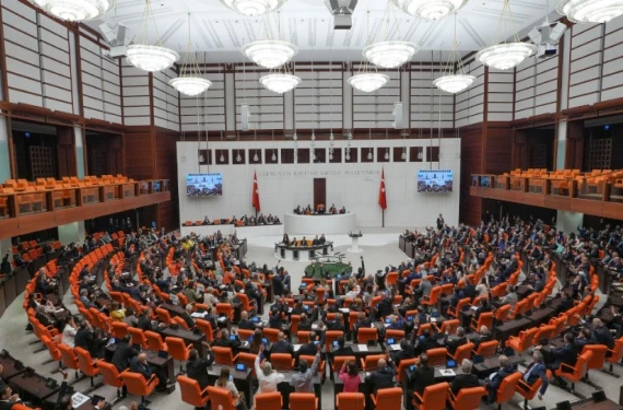 Emekliye bayram ikramiyesi, doğum yardımı, para cezaları...