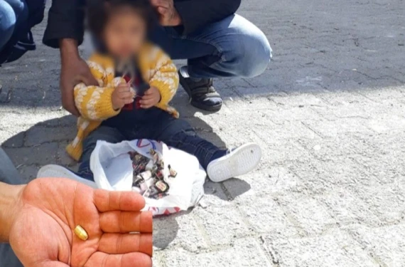 Küçük çocuğa damda uyurken mermi isabet etti