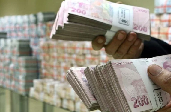 Paralar yastık altından çıktı mı?