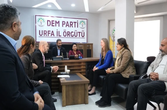 DEM Parti'ye ziyaret...