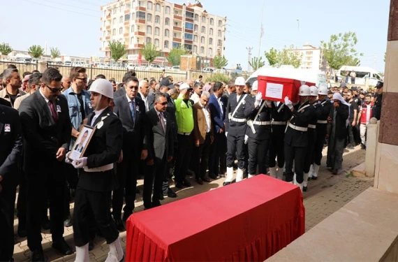 Kalbine yenik düştü