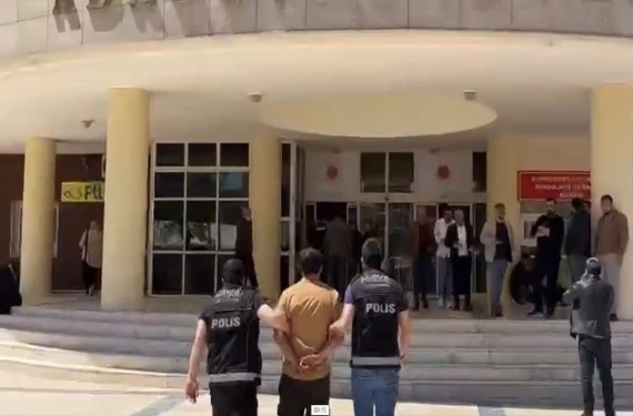 Parçalar halinde kilolarca madde ele geçirildi