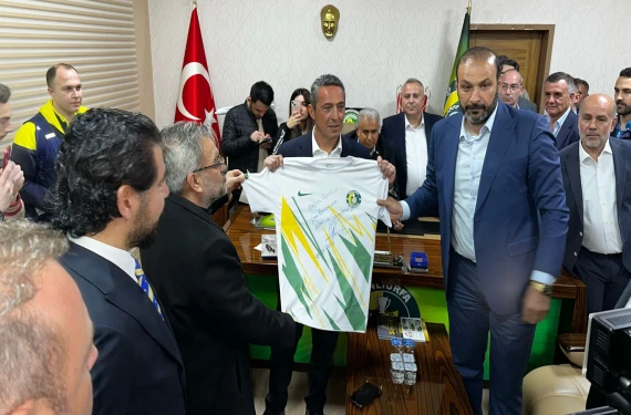 Şanlı takımı ziyaret etti