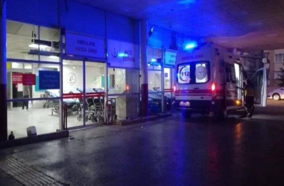 Kapıyı açarken cam patladı