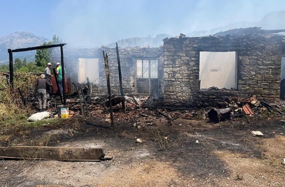 Gözyaşlarıyla teslim aldı