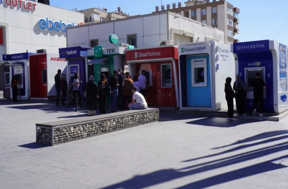 Giden şaştı kaldı…