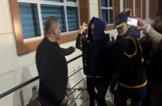 Avukatları davadan çekildi