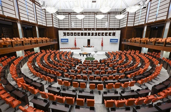 Peki kulislerde hangi isimler var?