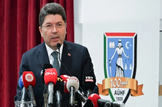 Kimse hukukun üstünde değil