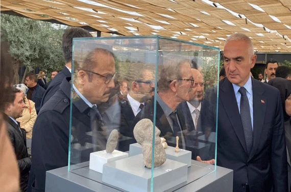 Tam 89 eser götürülüyor