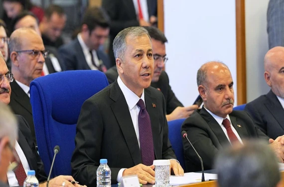 Bakan Yerlikaya destan yazmaya devam ediyor!