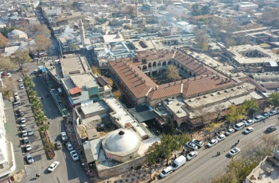 Bakırcı sesleri, isot kokusu...