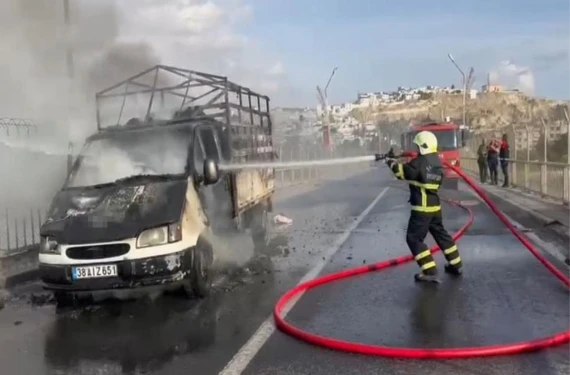 Sürücünün dikkati sayesinde 3 kişi <br />kurtuldu