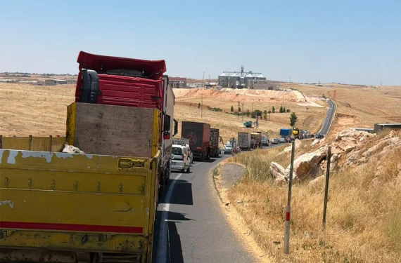 Trafik durdu, kilometrelerce kuyruk oluştu
