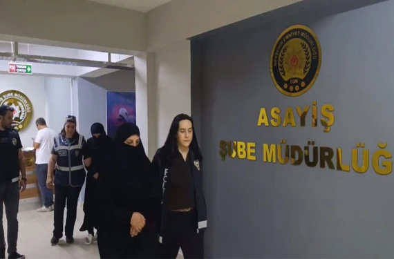 1 milyon TL'lik altınla kaçtılar!