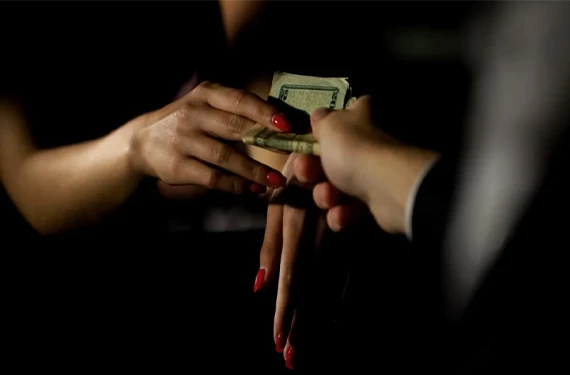 Bana silah zoruyla yaptırıyorlardı