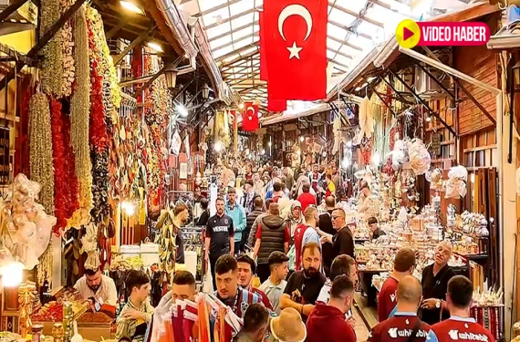 Taraftarlar meydanlara sığmadı