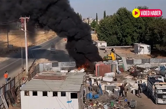 Dumanlar gökyüzünü kapladı