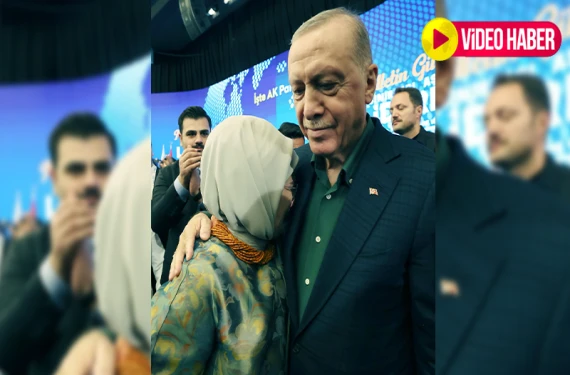 Emine Erdoğan eşinin omzunda ağladı
