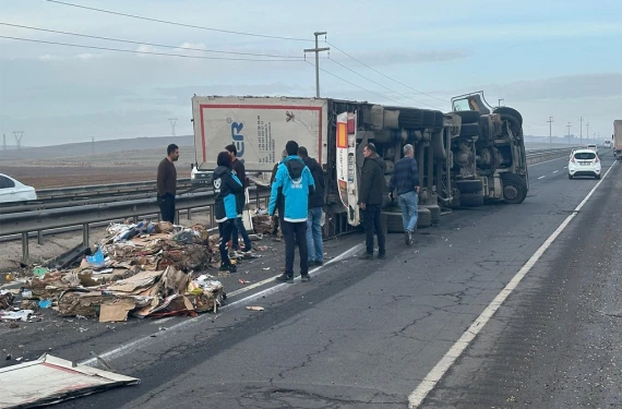 Onlarca atık yola saçıldı