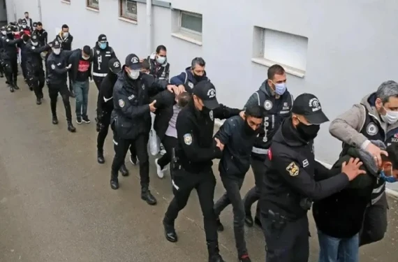 Yüzlerce gözaltı
