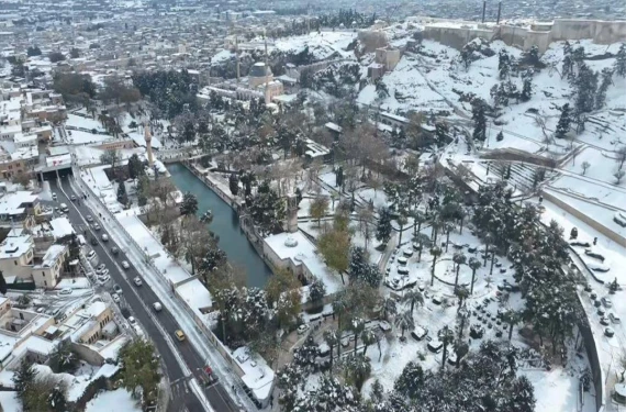 Tarihi yapılar karla kaplandı
