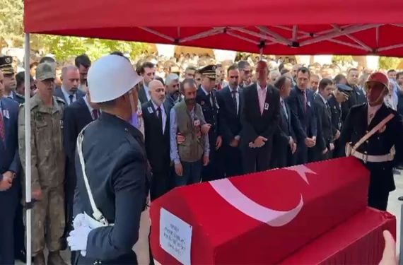 Son yolculuğuna uğurlandı...