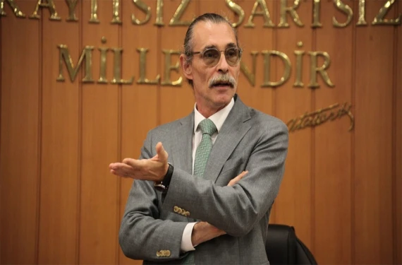 Erdal Beşikcioğlu gözaltında