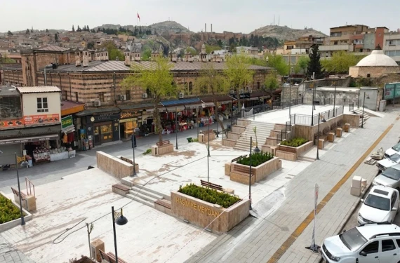 Gözler akşam saatlerinde